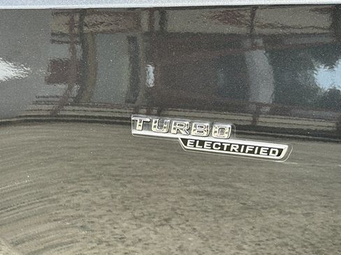 Certified 2023 Mercedes-Benz C 43 AMG 4MATIC Sedan image 40