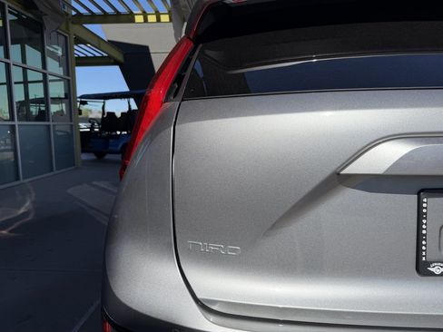 Used 2023 Kia Niro EX Touring image 14