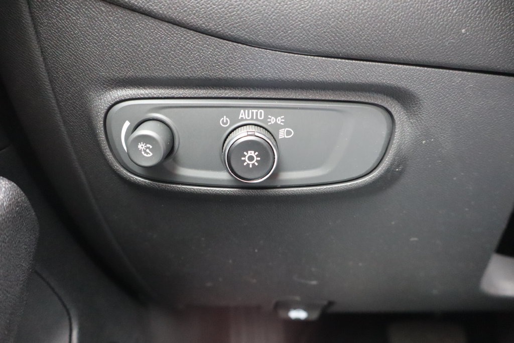 Used 2023 Chevrolet Equinox LT FWD image 15