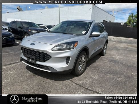 Used 2020 Ford Escape SE AWD/4WD image 3