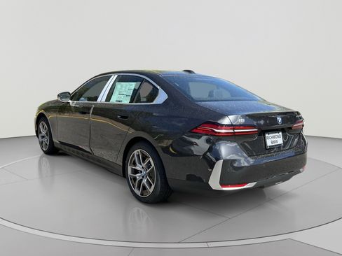 Used 2024 BMW i5 eDrive40i w/ M Sport Package RWD image 3