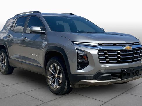 Used 2025 Chevrolet Equinox LT w/ Convenience Package II FWD image 3