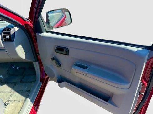 Used 2004 Chevrolet Colorado 4x4 Extended Cab w/ Comfort Convenience Package image 17