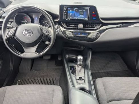 Used 2018 Toyota C-HR XLE FWD image 22