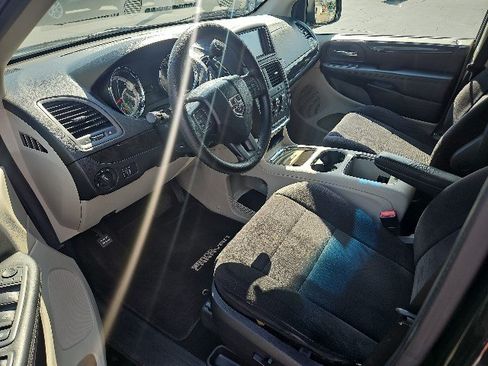 Used 2014 Dodge Grand Caravan SXT FWD image 9