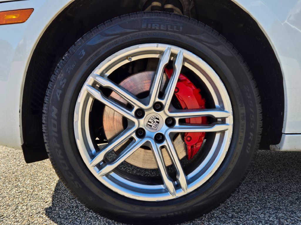 Used 2015 Porsche Macan Turbo AWD/4WD image 11