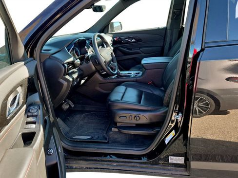 Used 2023 Chevrolet Traverse RS w/ LPO, Floor Liner Package image 29
