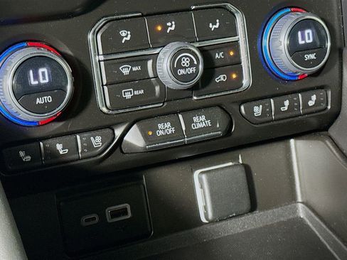 Used 2023 Chevrolet Tahoe High Country image 21