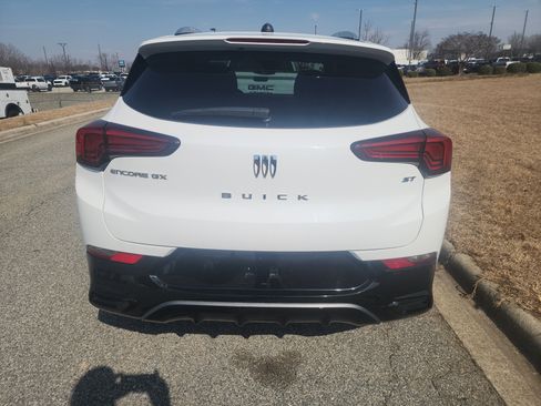 Used 2024 Buick Encore GX Sport Touring w/ Comfort Package image 8