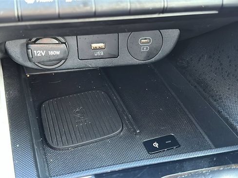 Used 2025 Hyundai Elantra Limited FWD image 27