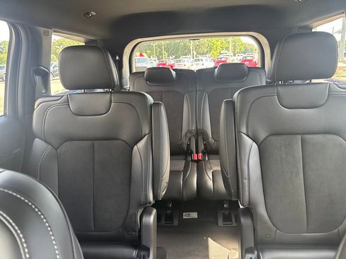 Used 2025 Jeep Grand Cherokee L Laredo AWD/4WD image 18