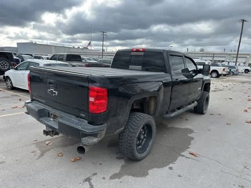 Used 2018 Chevrolet Silverado 2500 LTZ w/ Duramax Plus Package image 19