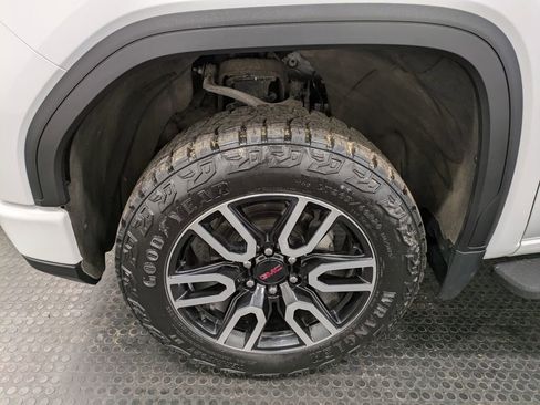 Used 2024 GMC Sierra 1500 AT4 w/ Technology Package image 7