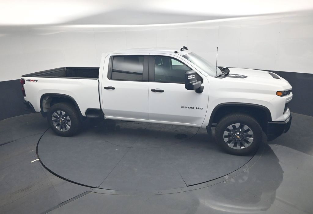 Used 2024 Chevrolet Silverado 2500 Custom AWD/4WD image 29