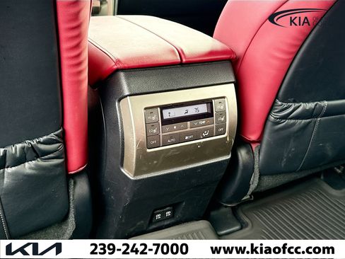 Used 2020 Lexus GX 460 Premium w/ Premium Package image 19