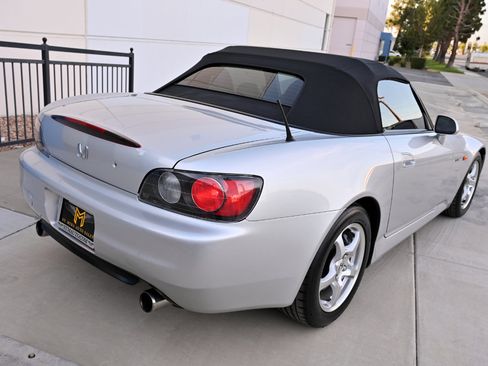 Used 2003 Honda S2000 image 10