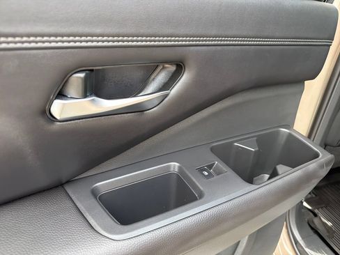Certified 2024 Nissan Pathfinder Platinum FWD image 26