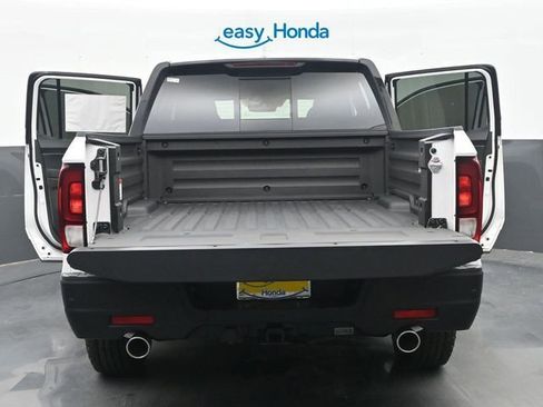 Used 2025 Honda Ridgeline Black Edition image 40