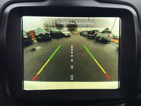 Used 2023 Jeep Renegade Latitude image 30