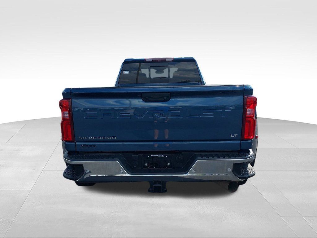 Used 2024 Chevrolet Silverado 3500 LT w/ All Star Edition AWD/4WD image 4