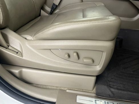 Used 2019 Chevrolet Suburban Premier AWD/4WD image 59