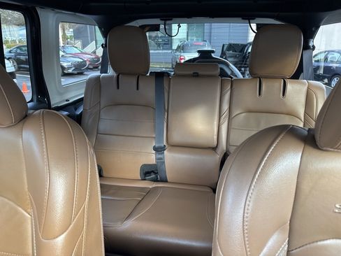 Used 2023 Jeep Wrangler Unlimited Sahara w/ Cold Weather Group image 34