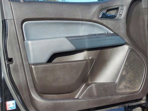 Certified 2021 Chevrolet Colorado Z71 w/ Z71 Midnight Edition image 22