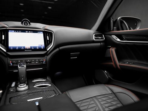 Used 2021 Maserati Ghibli Trofeo image 45