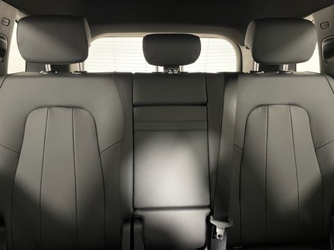 New 2026 Mercedes-Benz GLB 250 image 14