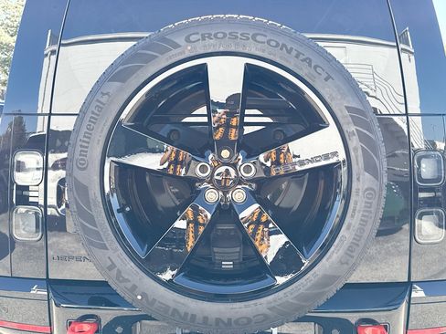 New 2026 Land Rover Defender 110 X AWD/4WD image 11