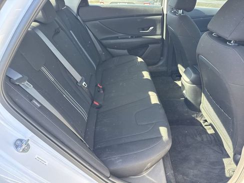 Used 2025 Hyundai Elantra SEL FWD image 15