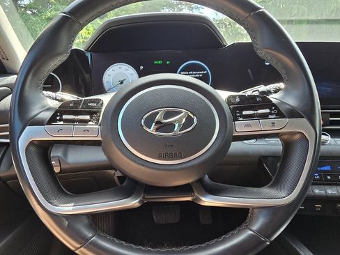 Used 2022 Hyundai Elantra Limited w/ Cargo Package FWD image 14