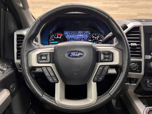 Used 2019 Ford F250 Lariat w/ Chrome Package image 30