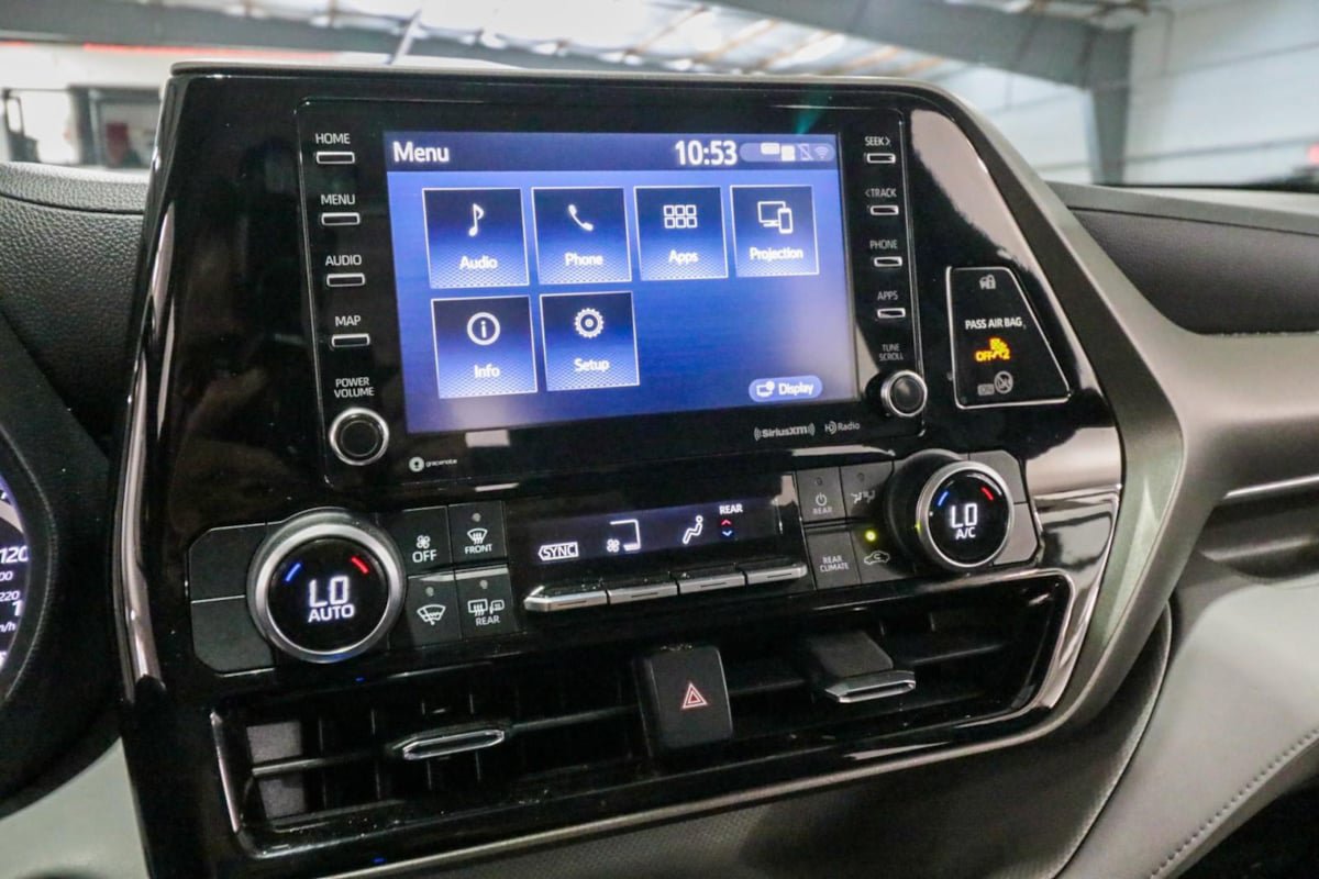 Used 2022 Toyota Highlander LE FWD image 20