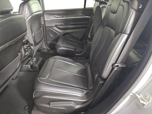 Used 2024 Jeep Grand Cherokee L Limited w/ Luxury Tech Group II AWD/4WD image 7