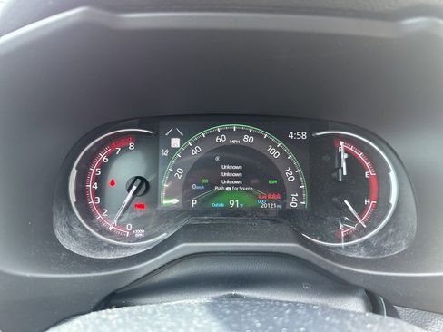 Used 2023 Toyota RAV4 XLE Premium FWD image 3