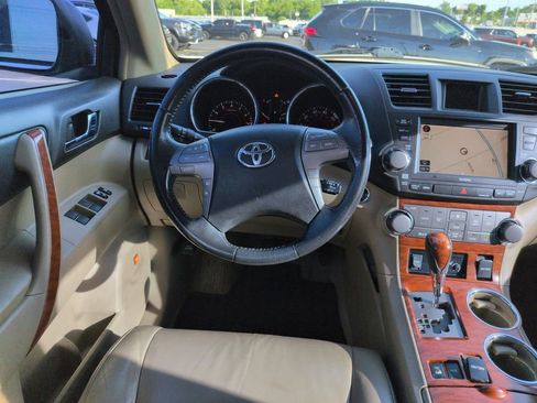 Used 2010 Toyota Highlander Limited AWD/4WD image 13