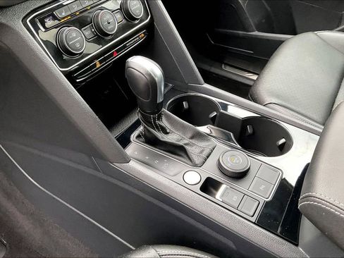 Used 2023 Volkswagen Atlas SE image 18