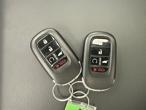 Used 2025 Honda Pilot TrailSport image 12