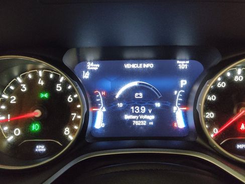 Used 2018 Jeep Compass Limited w/ Navigation Group image 23