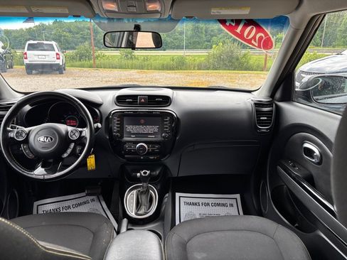 Used 2014 Kia Soul + w/ Audio Package FWD image 13