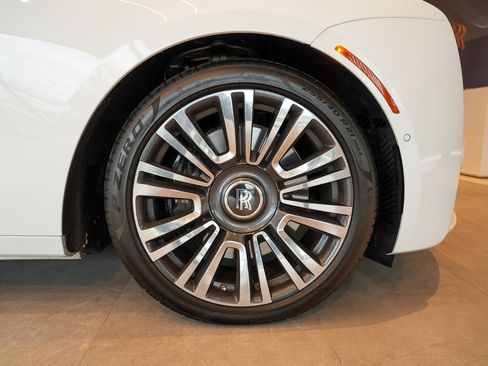 Certified 2022 Rolls-Royce Ghost image 34