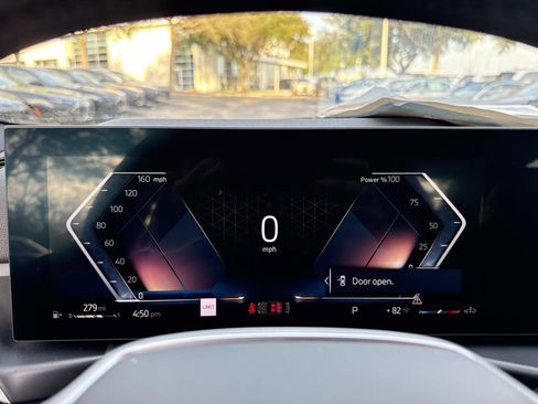 Certified 2025 BMW 330i xDrive Sedan w/ Convenience Package image 32