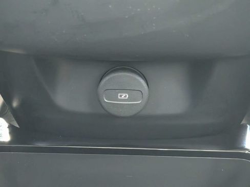 Certified 2026 Volvo XC90 B6 Plus w/ Protection Package Premier AWD/4WD image 20
