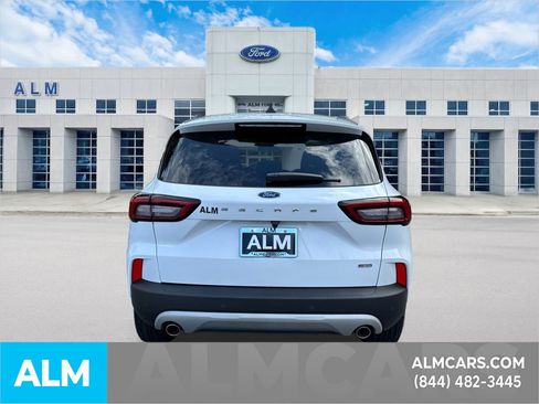 Used 2023 Ford Escape SE image 7