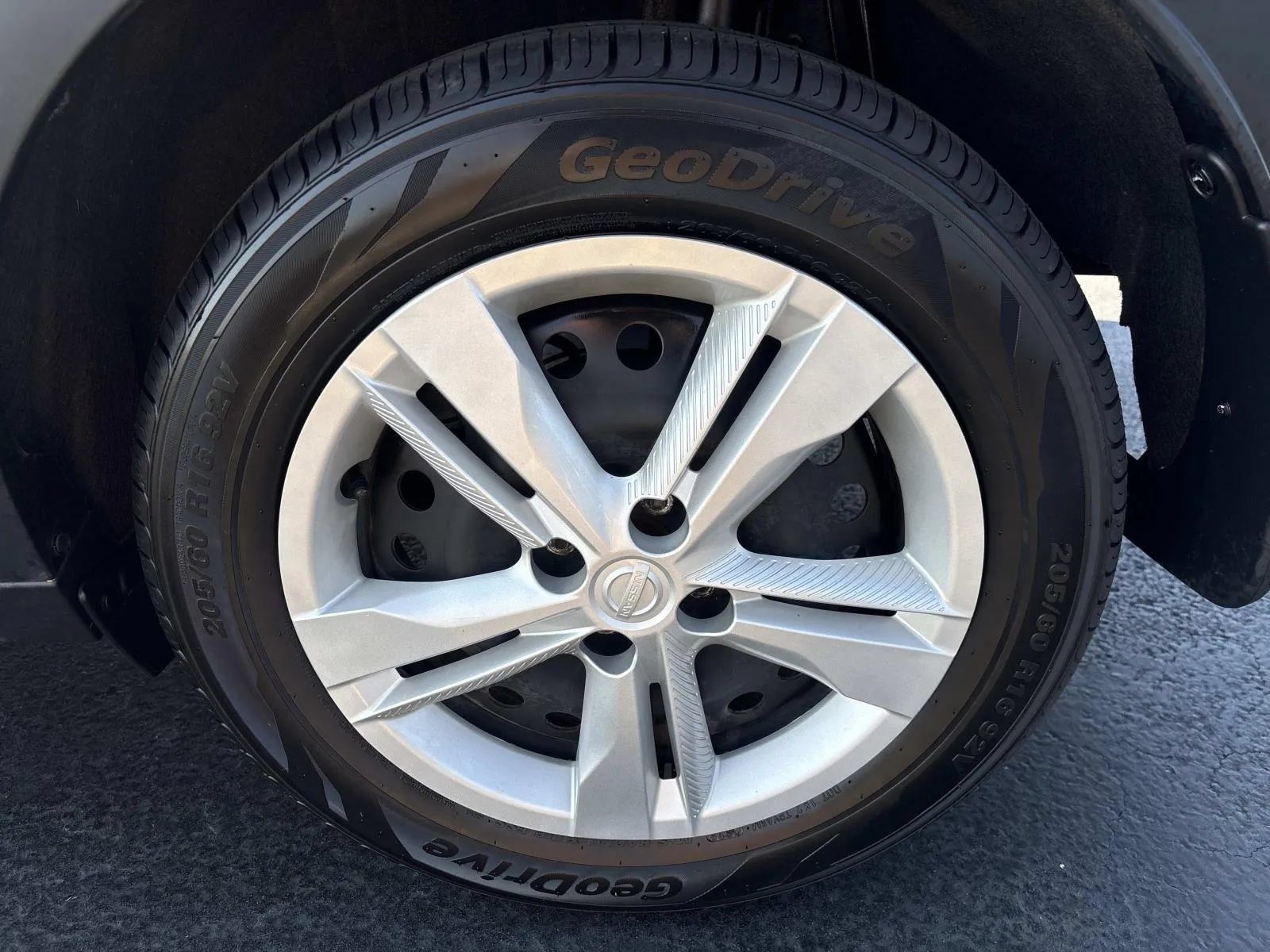 Used 2024 Nissan Kicks S FWD image 10
