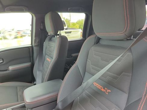 Used 2022 Nissan Frontier Pro-X RWD image 17