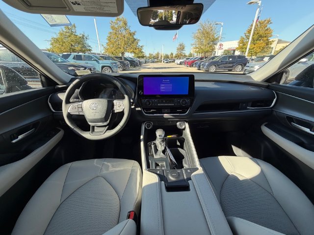 New 2026 Toyota Grand Highlander XLE FWD image 22