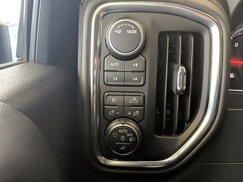 Used 2021 Chevrolet Silverado 2500 LTZ w/ LTZ Plus Package image 26