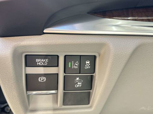 Used 2017 Acura MDX FWD w/ Tech & Entertainment image 16